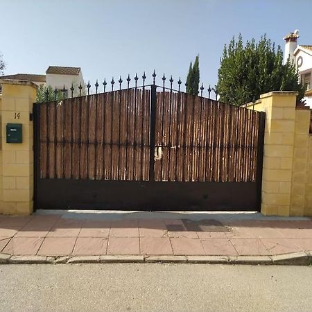 Agradable Casa Con Piscina En La Serrania. Арріате Екстер'єр фото